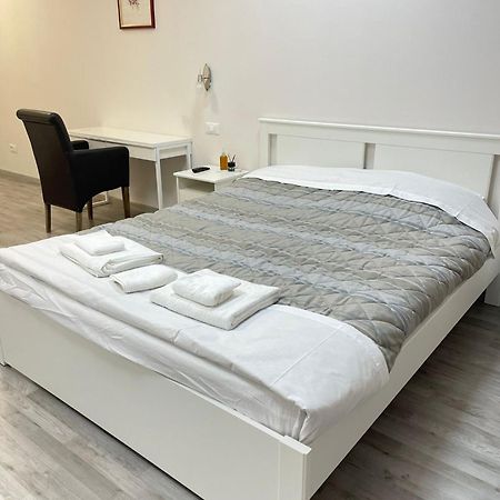 Loft Office 17 Hotel คาสเตล มักจิโอเร ภายนอก รูปภาพ