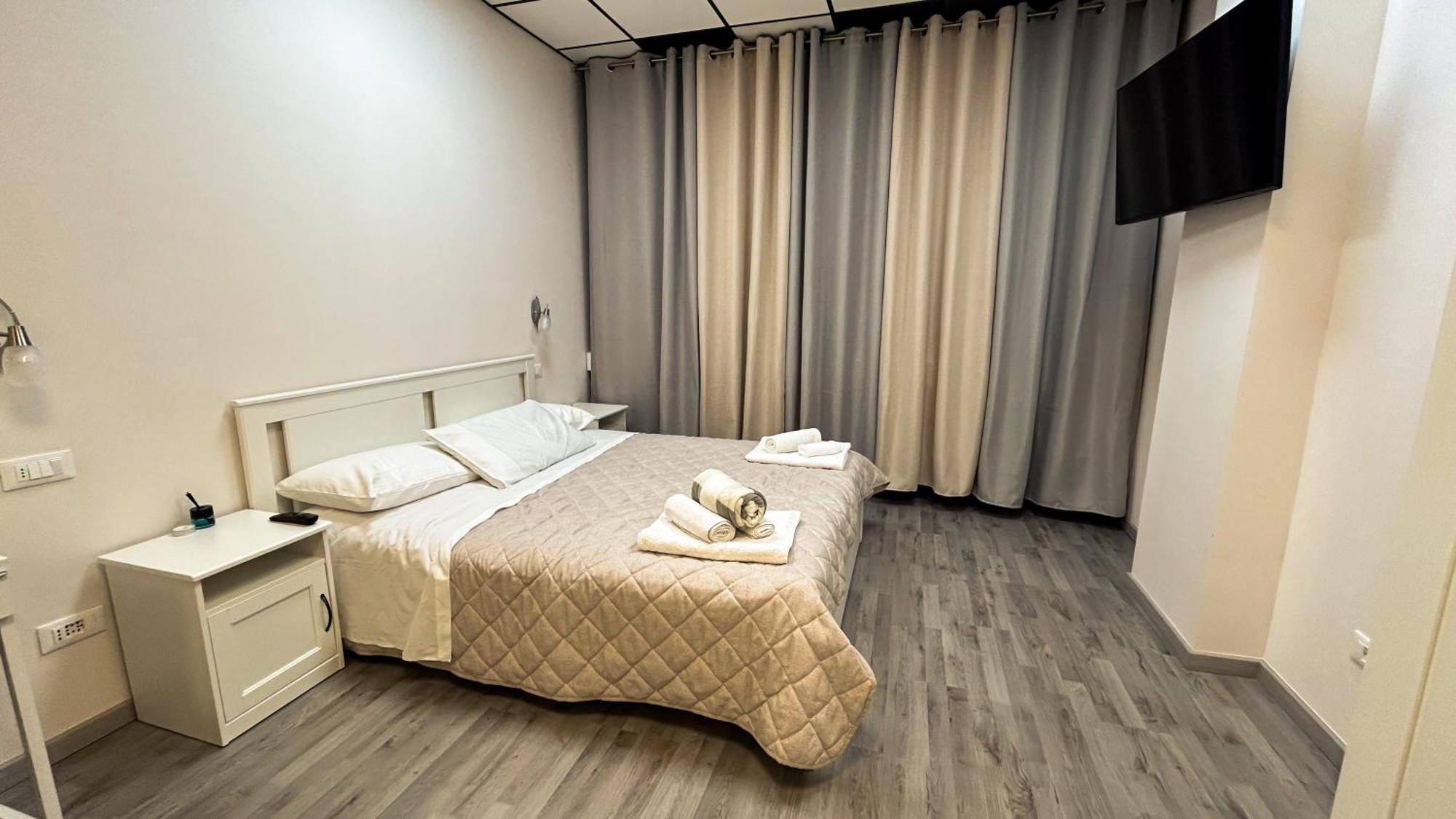 Loft Office 17 Hotel คาสเตล มักจิโอเร ภายนอก รูปภาพ